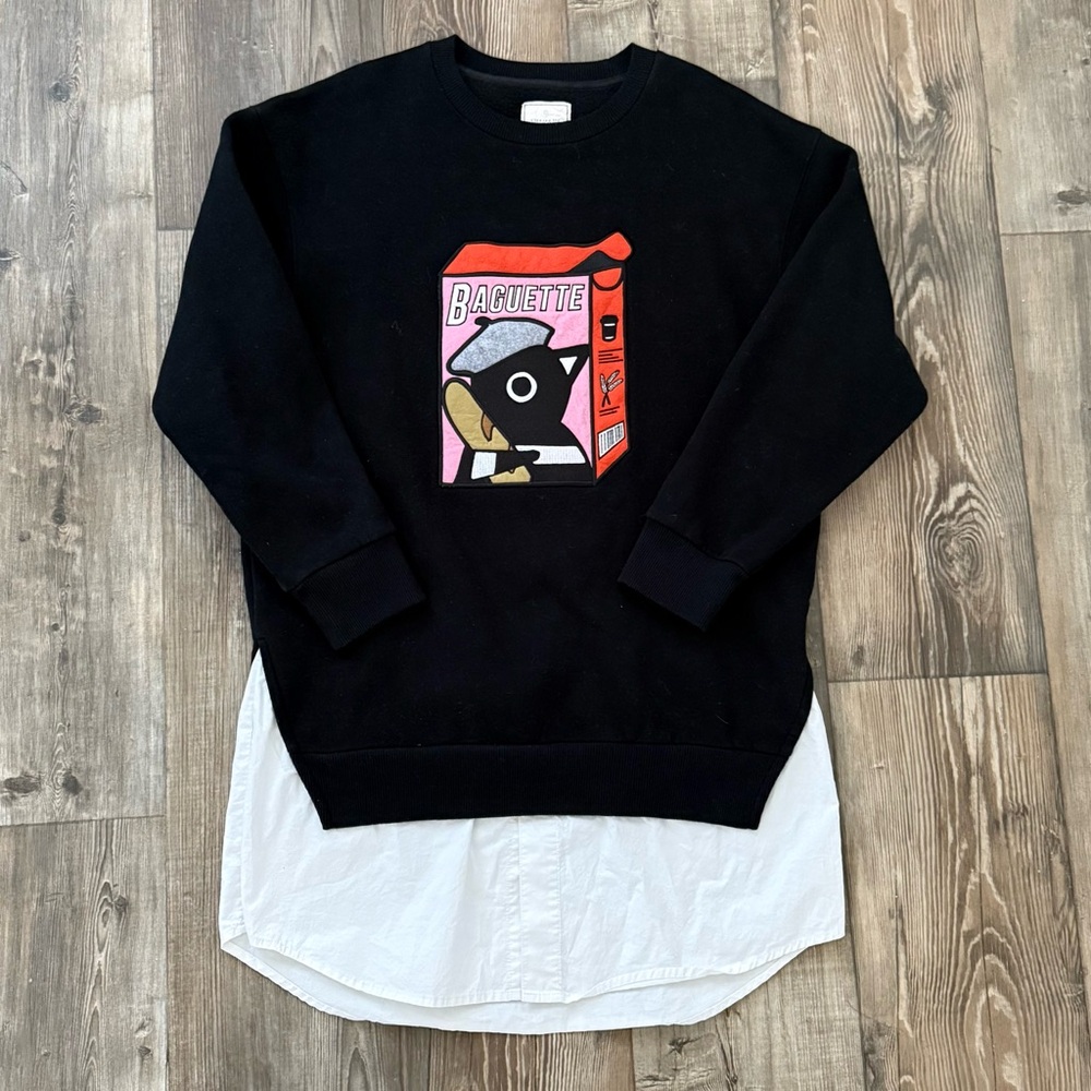 :CHOCOOLATE Black Penguin Baguette Graphic Sweatshirt with Faux Shirt Hem